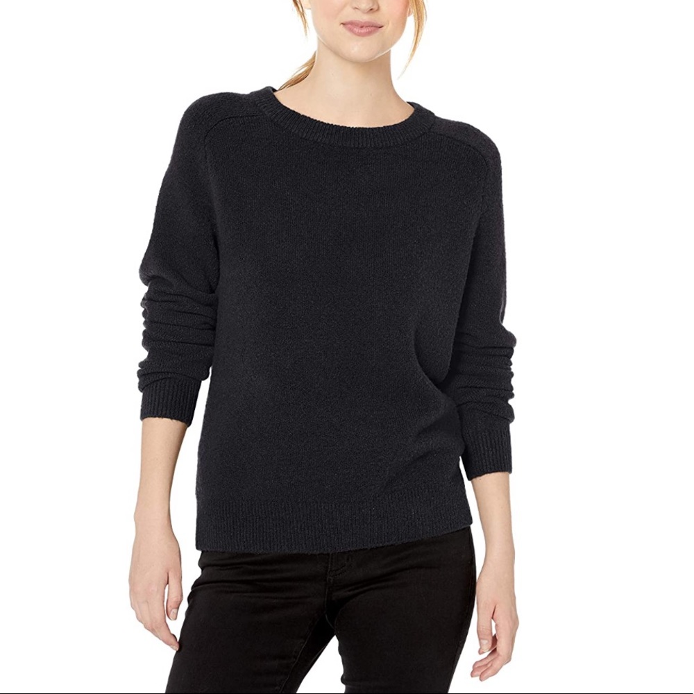 NWOT Black crew neck sweater